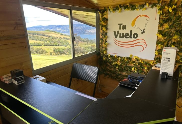 Oficina de Atención al Cliente: Nuestro equipo está siempre listo para ayudarte y resolver tus dudas.